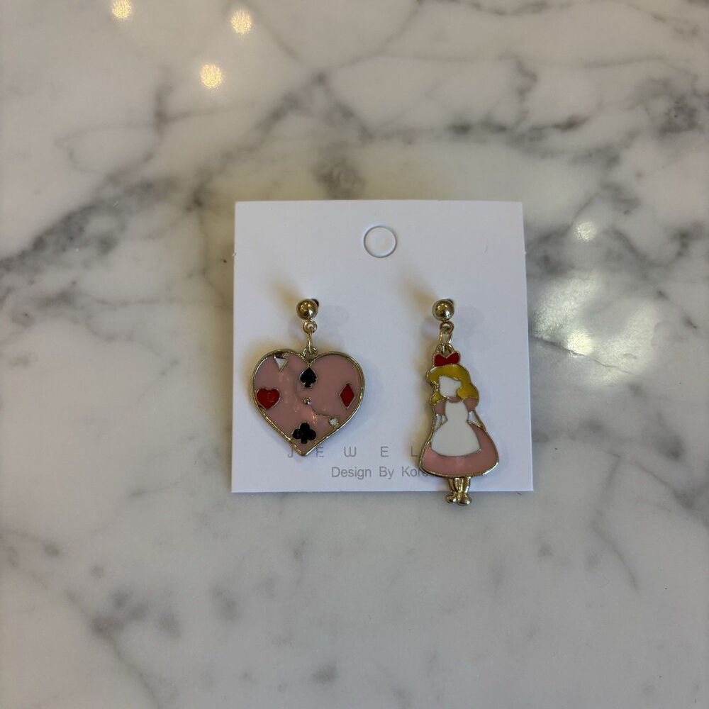 Queen Of Hearts Dangle Enamel Earrings Alice In Wonderland Post Pink Hearts - Picture 6 of 9